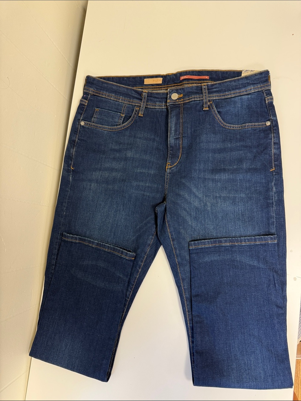 Pilcro Straight-Leg Jeans in Medium Blue
W-17
R-11
L-29